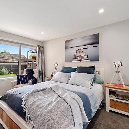 Leave Of Absence - Christchurch Holiday Home Esterno foto