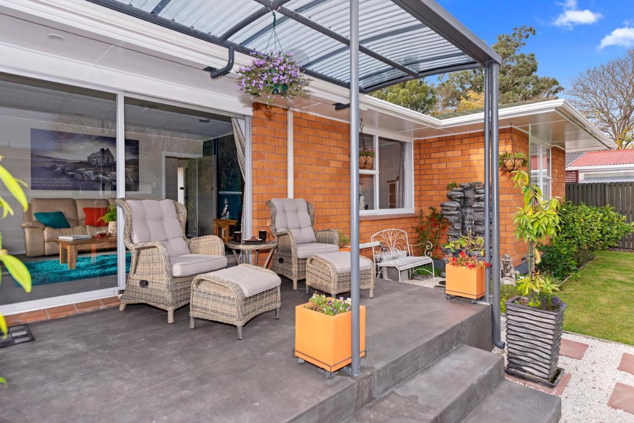 Leave Of Absence - Christchurch Holiday Home Esterno foto