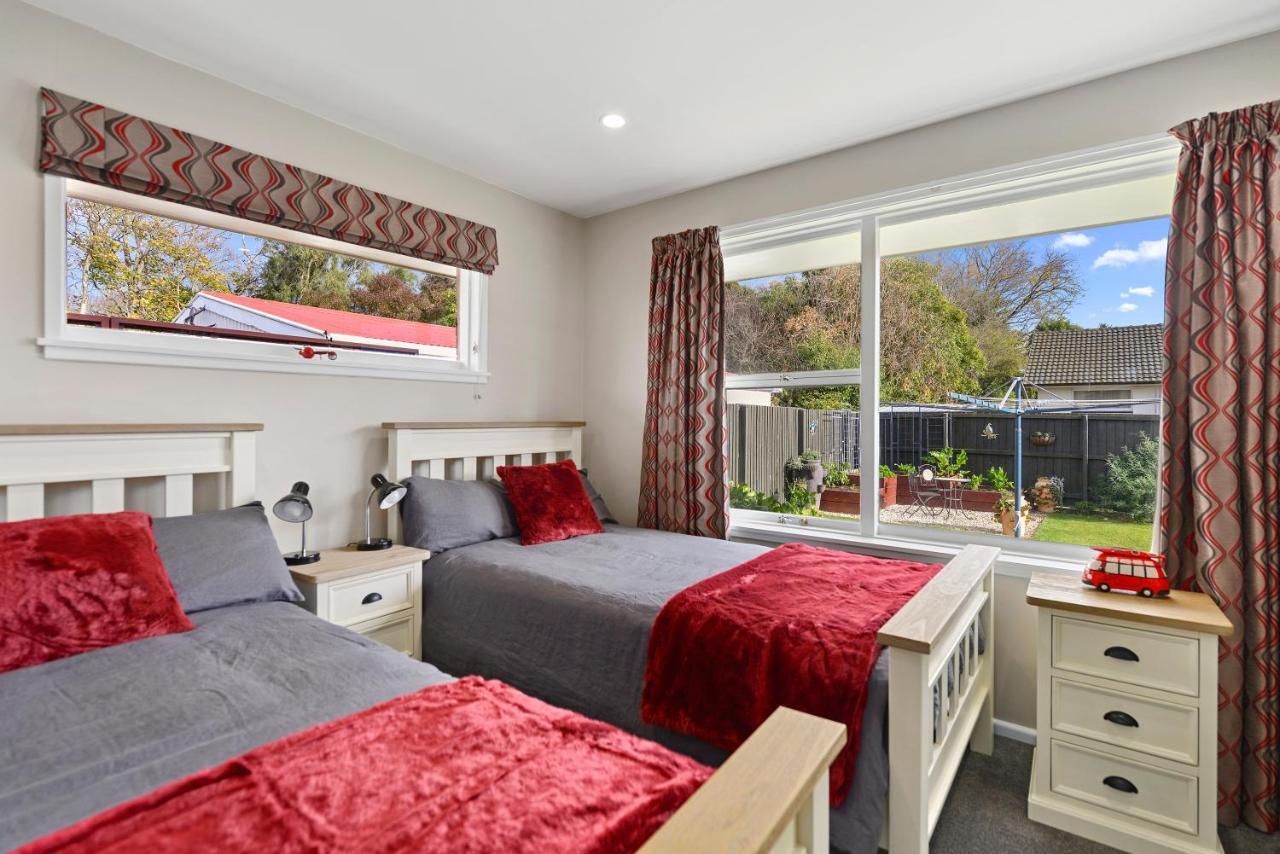Leave Of Absence - Christchurch Holiday Home Esterno foto