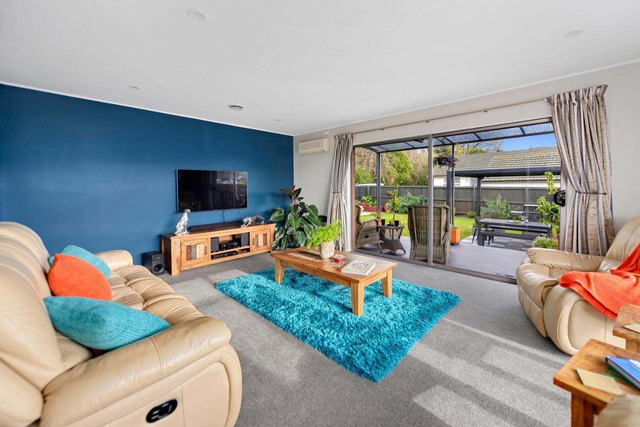 Leave Of Absence - Christchurch Holiday Home Esterno foto