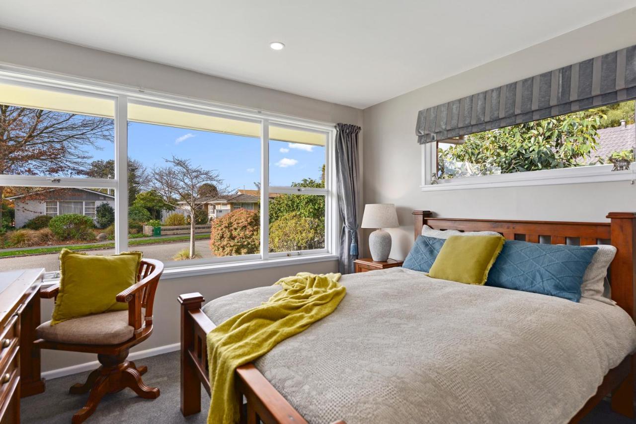 Leave Of Absence - Christchurch Holiday Home Esterno foto