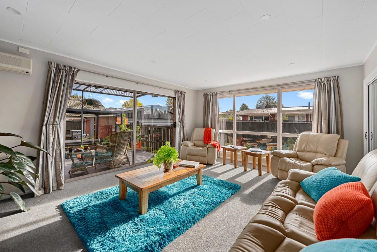 Leave Of Absence - Christchurch Holiday Home Esterno foto