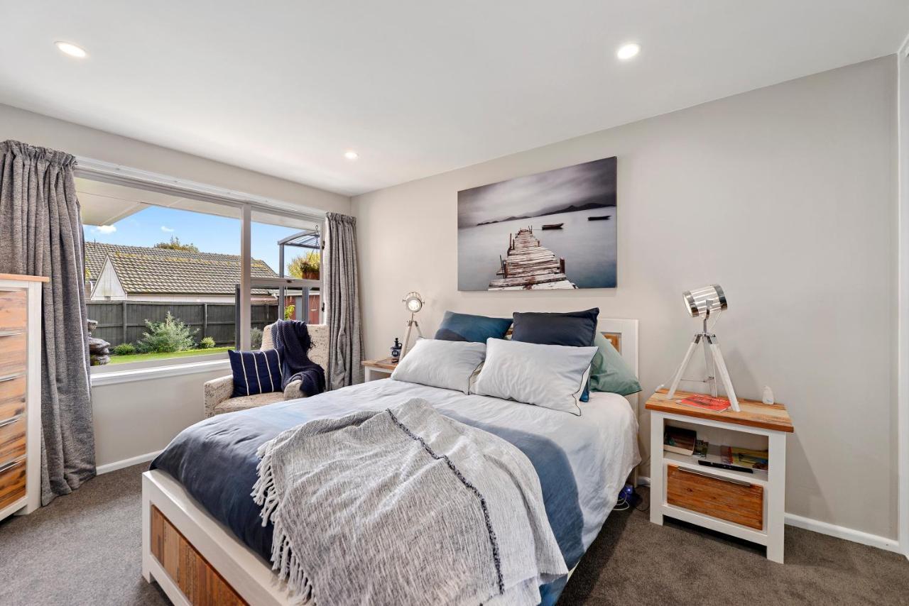 Leave Of Absence - Christchurch Holiday Home Esterno foto