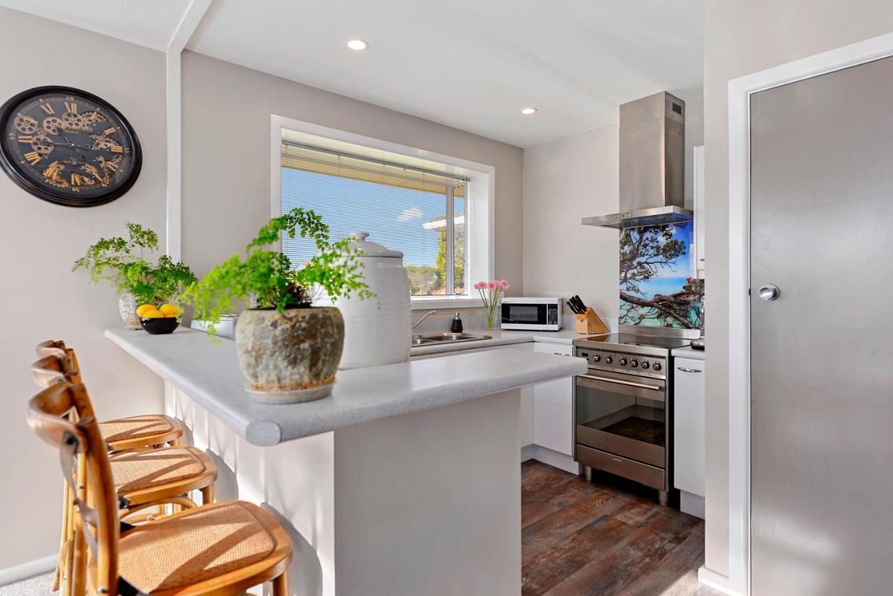 Leave Of Absence - Christchurch Holiday Home Esterno foto